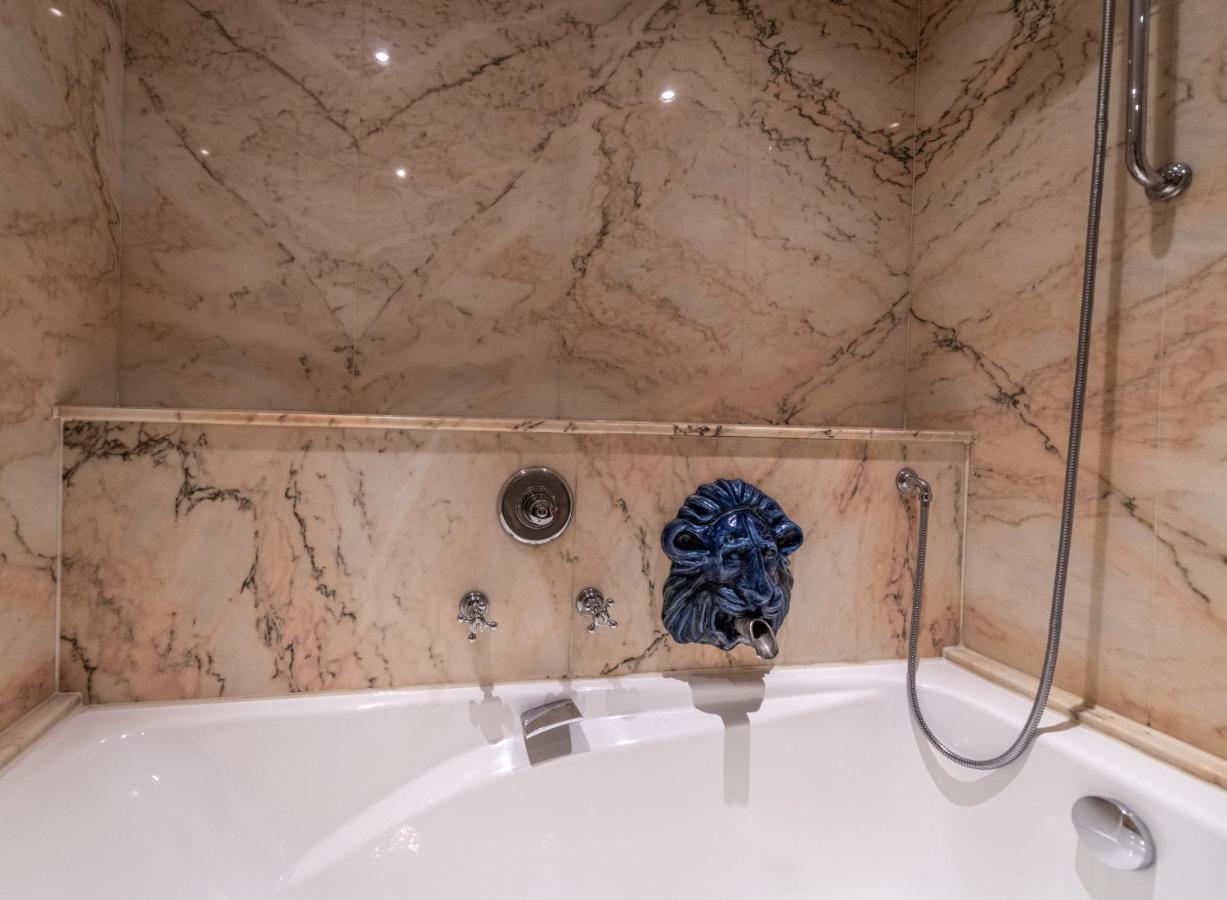 Auberge Saint Walfrid Hotel Restaurant & Spa Sarreguemines Esterno foto